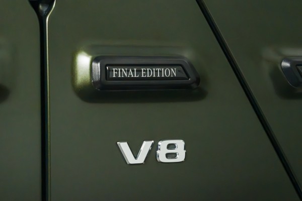 31581